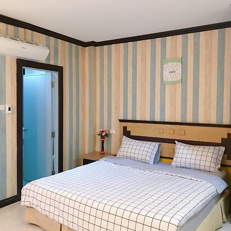 Готель Sea U Honey Patong Екстер'єр фото