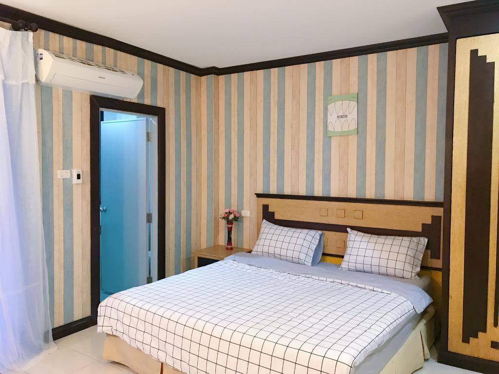 Готель Sea U Honey Patong Екстер'єр фото