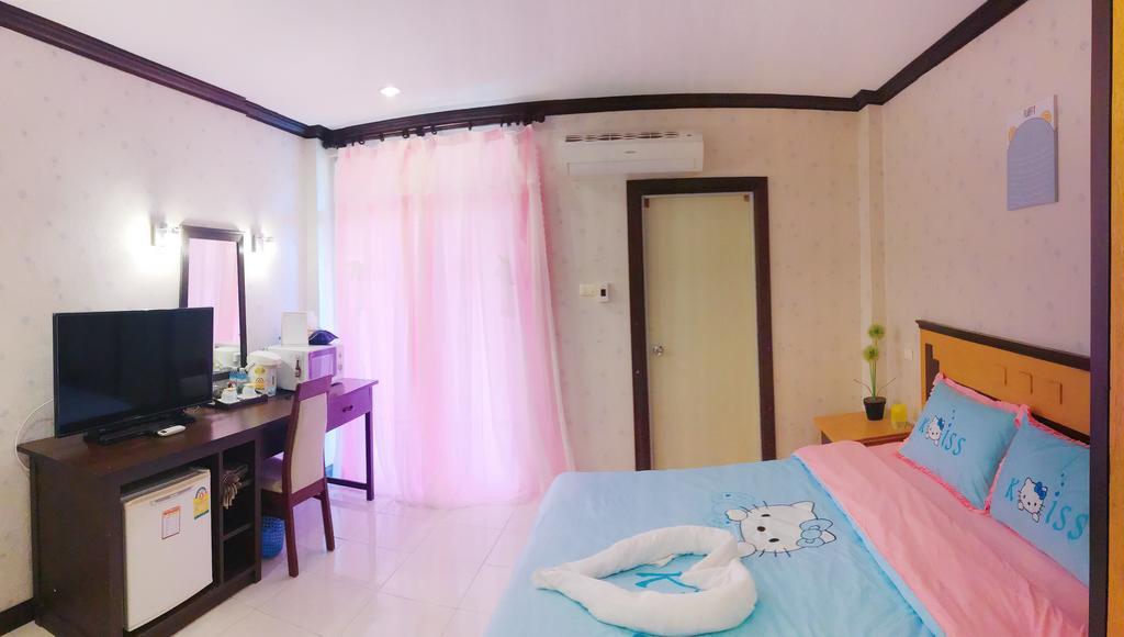 Готель Sea U Honey Patong Екстер'єр фото